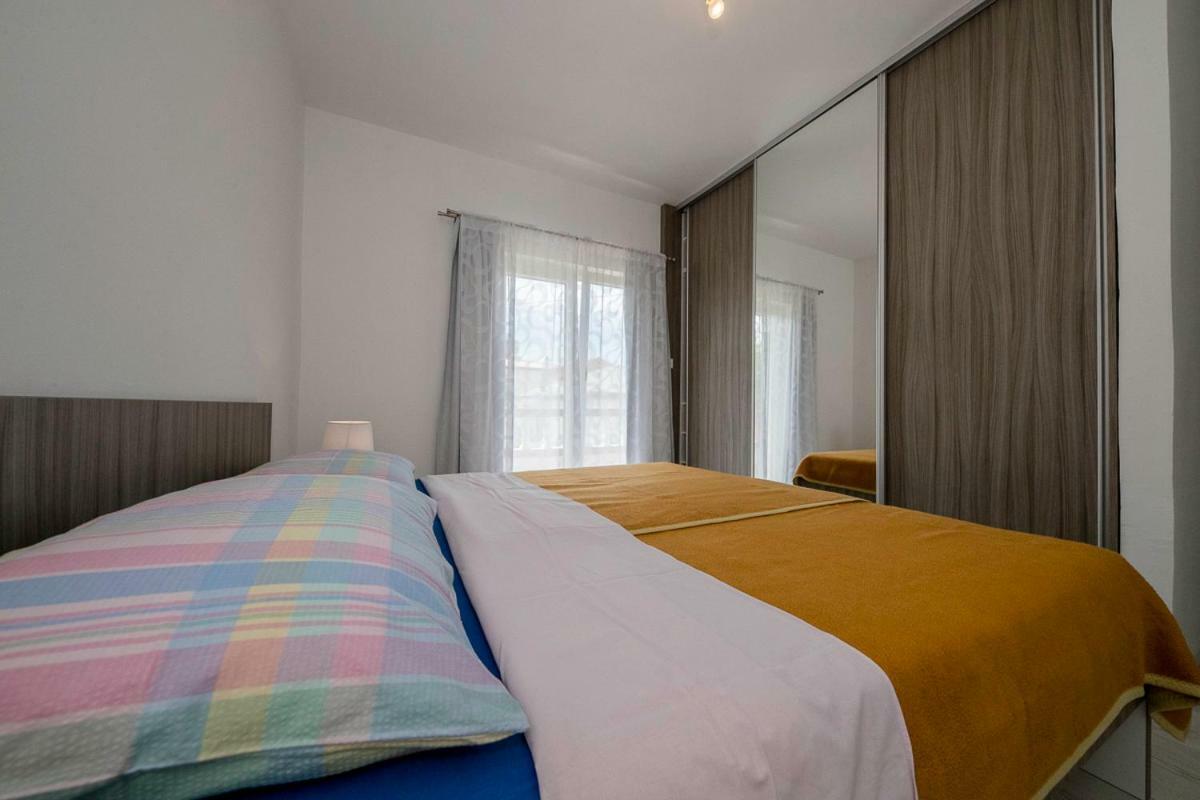 Apartman Jasmina Banjol Exteriér fotografie